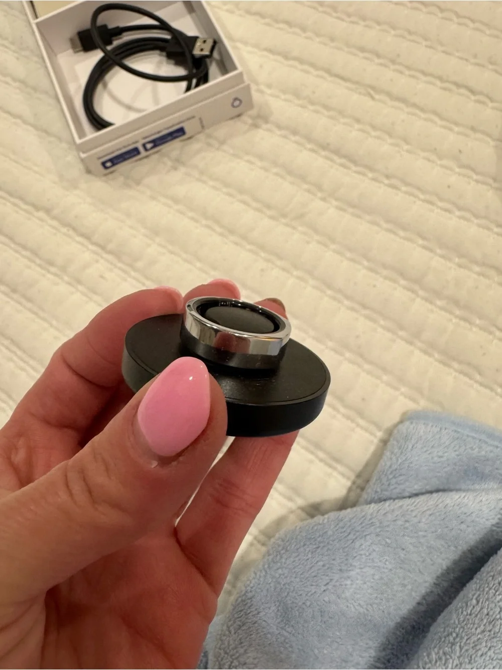 Oura Ring Size 9 Heritage Silver Magnetic Charging Dock
